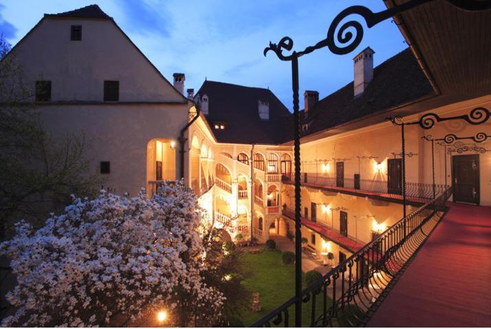 Schlosshotel Obermayerhofen 세베르스도르프 외부 사진