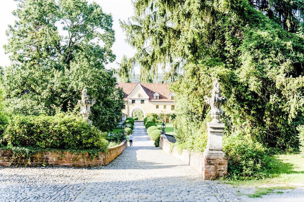 Schlosshotel Obermayerhofen 세베르스도르프 외부 사진