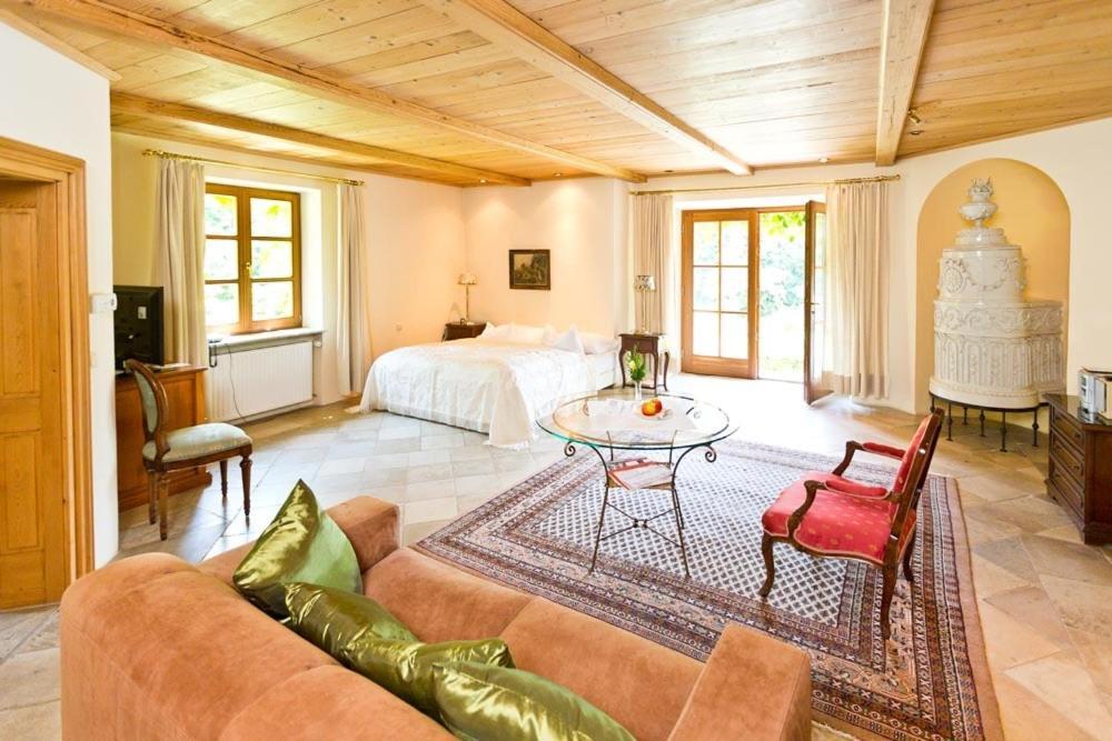 Schlosshotel Obermayerhofen 세베르스도르프 객실 사진