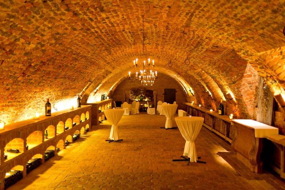 Schlosshotel Obermayerhofen 세베르스도르프 외부 사진